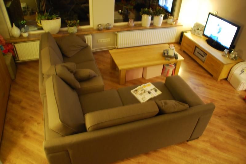 Zeg maar yes • update: woonkamer ruimer maken > pagina 4 Woonkamer zithoek couch