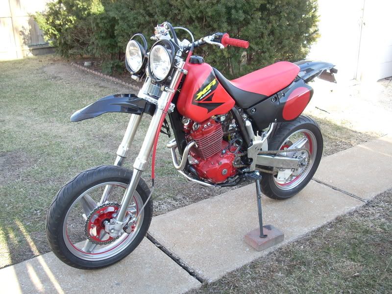 http://i26.photobucket.com/albums/c103/sirr1/XR400%20SUMO/XR400Supermoto021.jpg