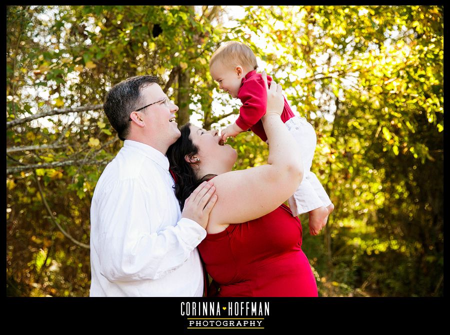  photo Jacksonville_Family_Christmas_Photographer_Corinna_Hoffman_Photography_11_zpslr8ytc9s.jpg