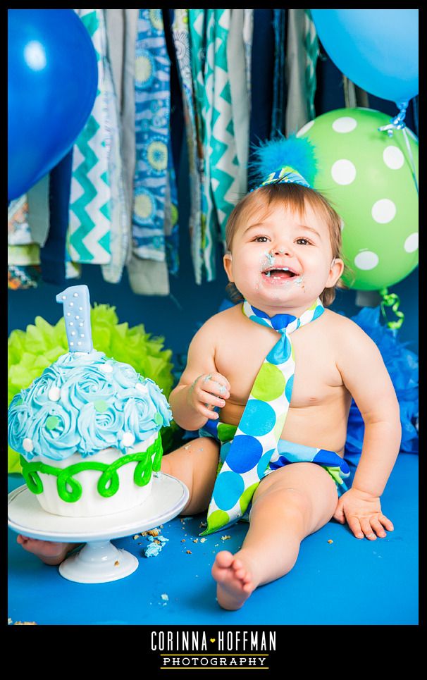 jacksonville florida family baby photographer - birthday cake smash photo session - corinna hoffman photography copyright photo Birthday_Cake_Smash_Studio_Photographer_Corinna_Hoffman_Photography_11_zpspozq27qa.jpg