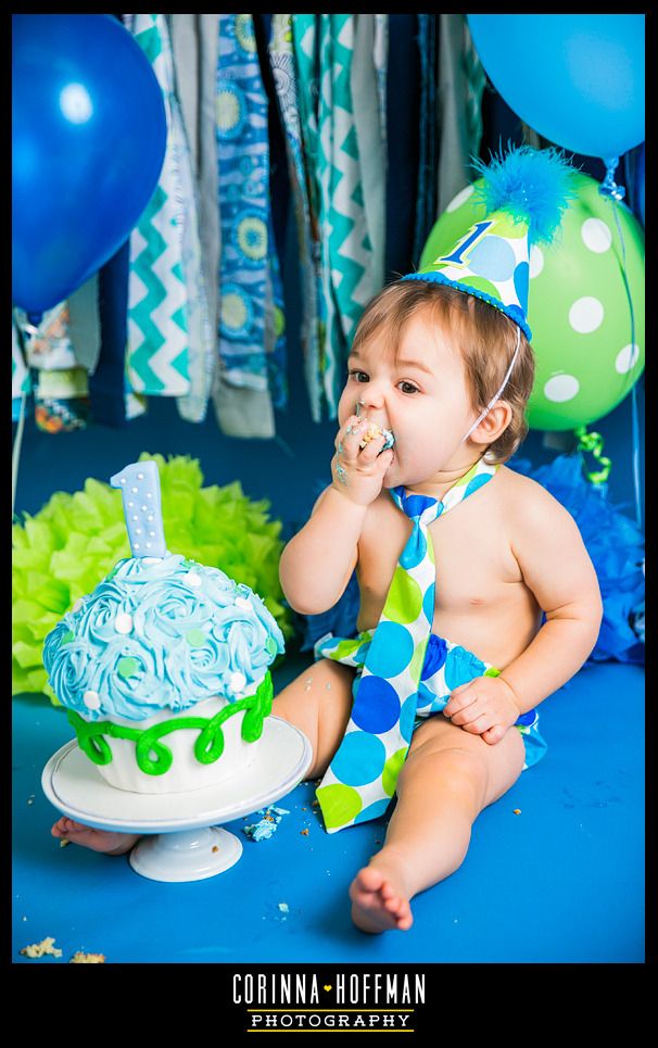 jacksonville florida family baby photographer - birthday cake smash photo session - corinna hoffman photography copyright photo Birthday_Cake_Smash_Studio_Photographer_Corinna_Hoffman_Photography_12_zpspwkgb7r4.jpg