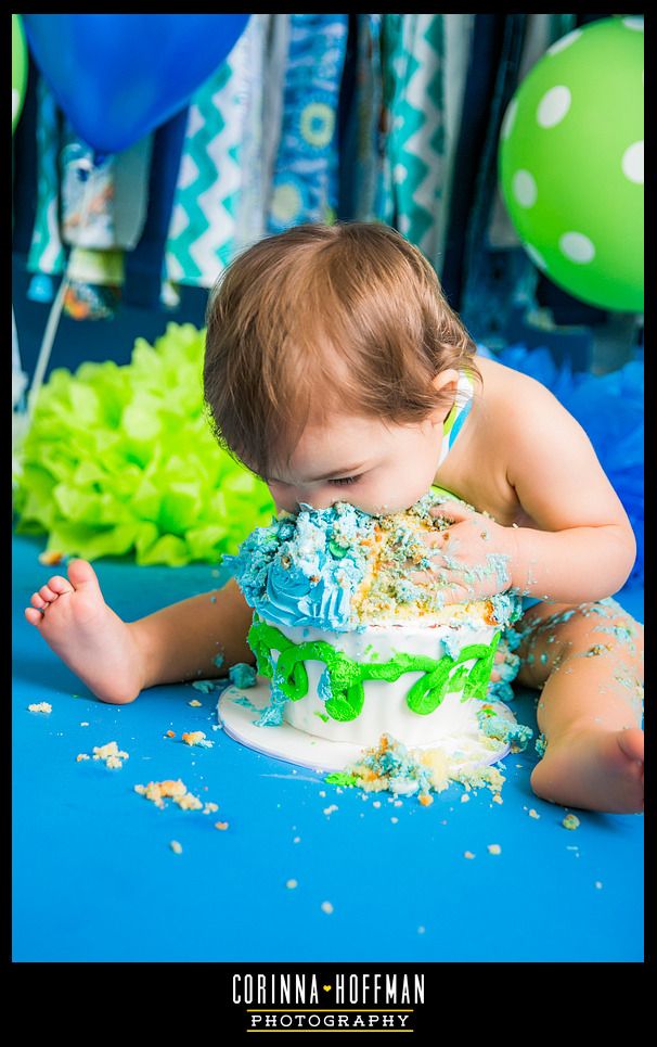 jacksonville florida family baby photographer - birthday cake smash photo session - corinna hoffman photography copyright photo Birthday_Cake_Smash_Studio_Photographer_Corinna_Hoffman_Photography_28_zpsyyhtyvyi.jpg