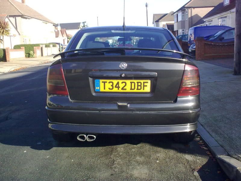 Vauxhall Astra 3 Door Black. Vauxhall Astra 2.0 Sri