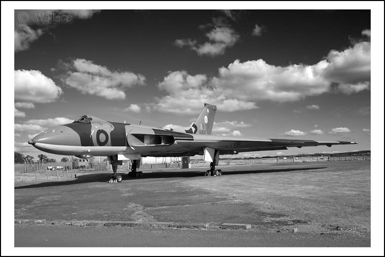 http://i26.photobucket.com/albums/c110/WShackleton/XJ823_m1-Carlisle_20090329_.jpg