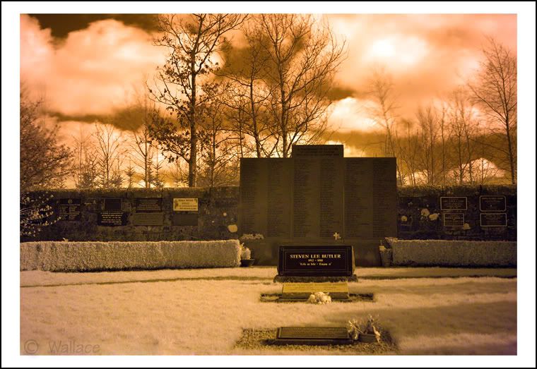http://i26.photobucket.com/albums/c110/WShackleton/memorial_Lockerbie_20090329.jpg