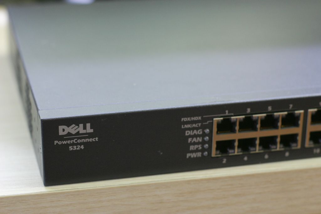 Switch 24 Port 1Gps Dell PowerConnect 5324. Giá 2.5 triệu