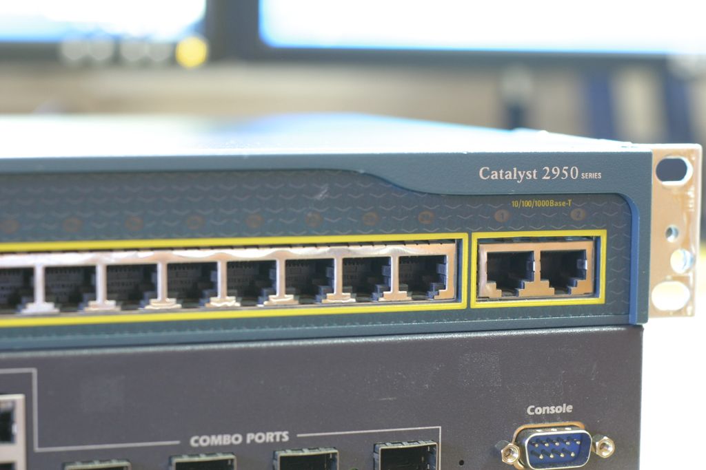 Switch 24 Port 1Gps Dell PowerConnect 5324. Giá 2.5 triệu - 3