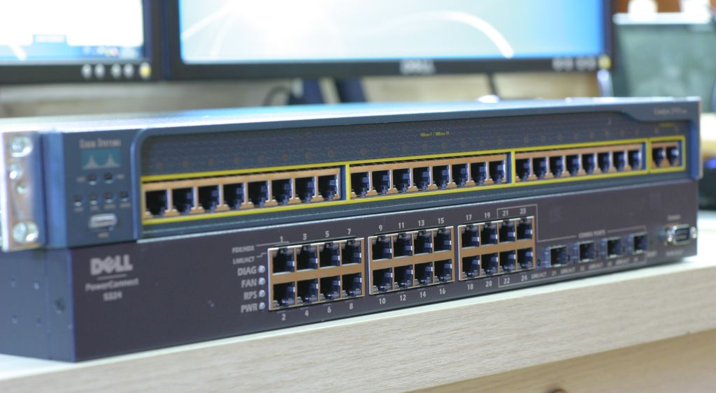 Switch 24 Port 1Gps Dell PowerConnect 5324. Giá 2.5 triệu - 4