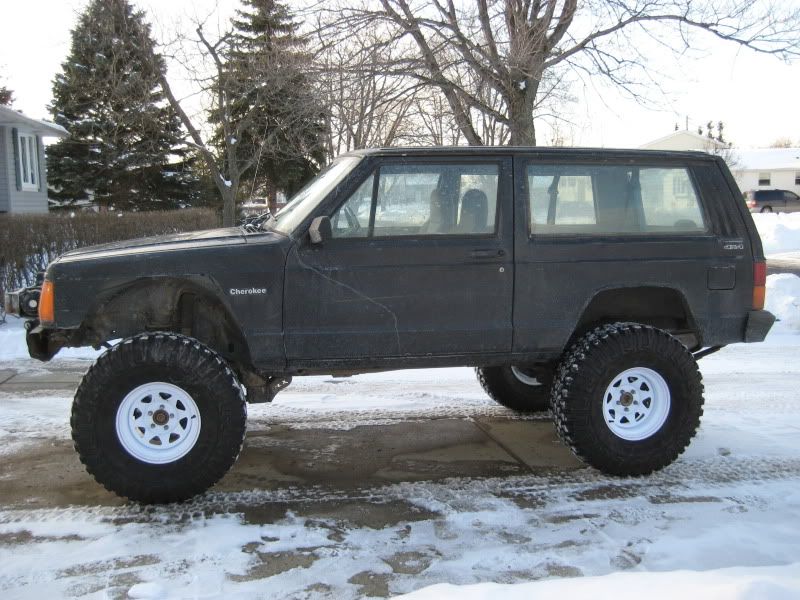 http://i26.photobucket.com/albums/c114/mindless311/jeepjeep117.jpg