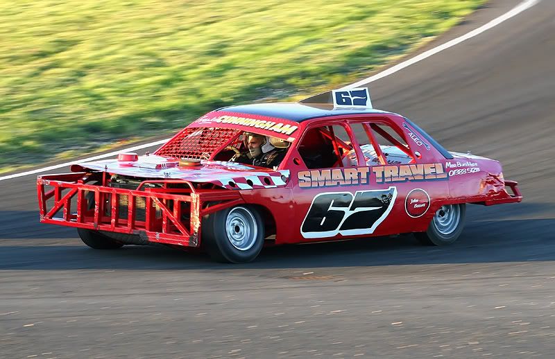 IMAGE: http://i26.photobucket.com/albums/c115/Klippie/Stock%20Cars/Knockhill%20May%202007/Pic32.jpg