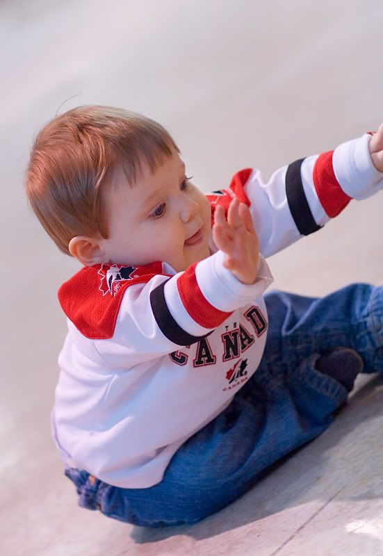 IMAGE: http://i26.photobucket.com/albums/c124/houtbyr/People/IMG_5049.jpg