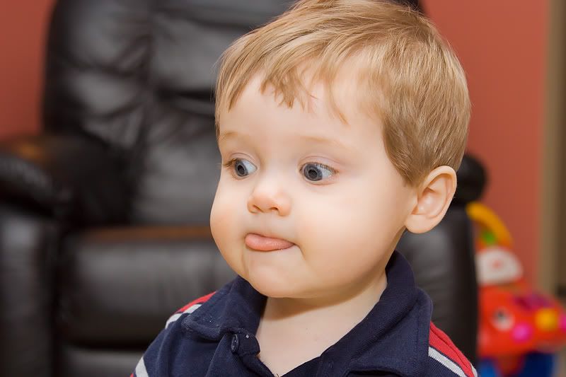 IMAGE: http://i26.photobucket.com/albums/c124/houtbyr/People/IMG_5098.jpg