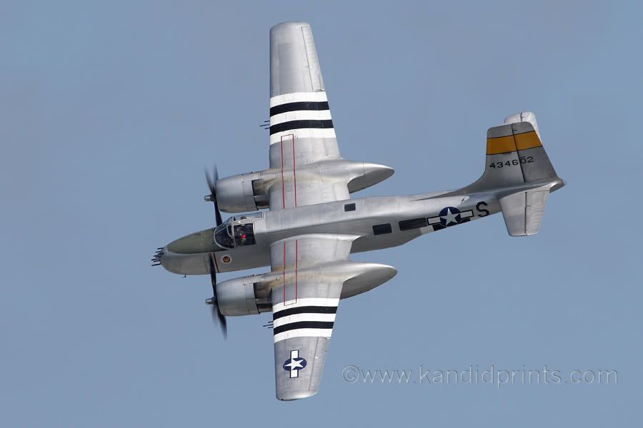 http://i26.photobucket.com/albums/c131/en830/Airshow%2009/AS09_0130.jpg