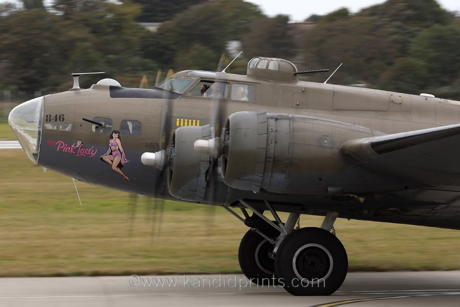 http://i26.photobucket.com/albums/c131/en830/Airshow%2009/BoBW2009_0158.jpg