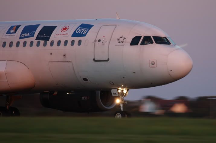 http://i26.photobucket.com/albums/c131/en830/EOS1%20Mk3/Airbus2pb.jpg