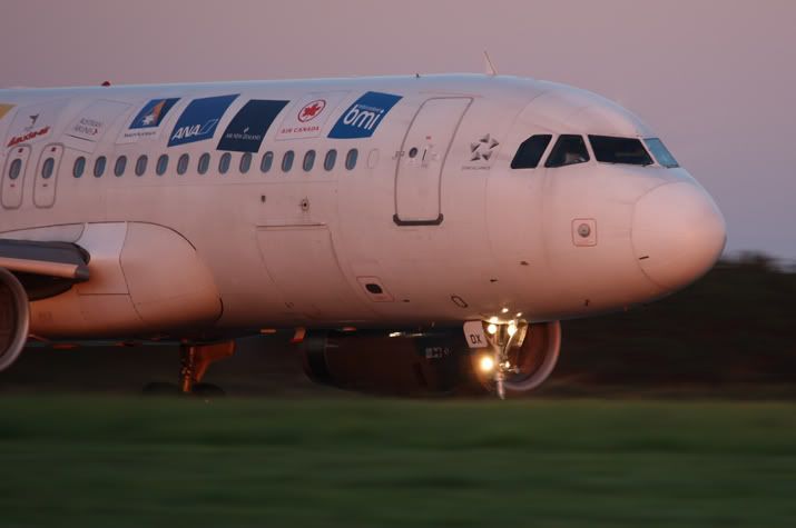 http://i26.photobucket.com/albums/c131/en830/EOS1%20Mk3/Airbus4pb.jpg