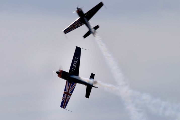 http://i26.photobucket.com/albums/c131/en830/Jersey%20Airshow%202006%20The%20Arrivals/Airshow%202006/CRW_0111_fp.jpg