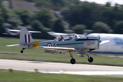 http://i26.photobucket.com/albums/c131/en830/Jersey%20Airshow%202006%20The%20Arrivals/CRW_3104_FP.jpg