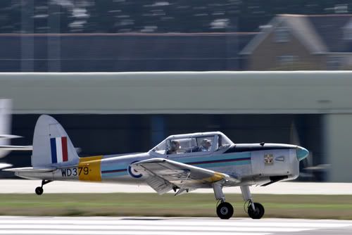 http://i26.photobucket.com/albums/c131/en830/Jersey%20Airshow%202006%20The%20Arrivals/CRW_3106_FP.jpg