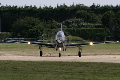 http://i26.photobucket.com/albums/c131/en830/Jersey%20Airshow%202006%20The%20Arrivals/CRW_3154_FP.jpg