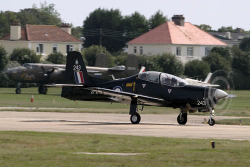 http://i26.photobucket.com/albums/c131/en830/Jersey%20Airshow%202006%20The%20Arrivals/CRW_3157_FP.jpg