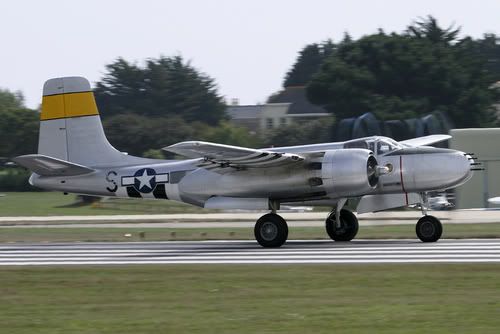 http://i26.photobucket.com/albums/c131/en830/Jersey%20Airshow%202006%20The%20Arrivals/CRW_3167_FP.jpg