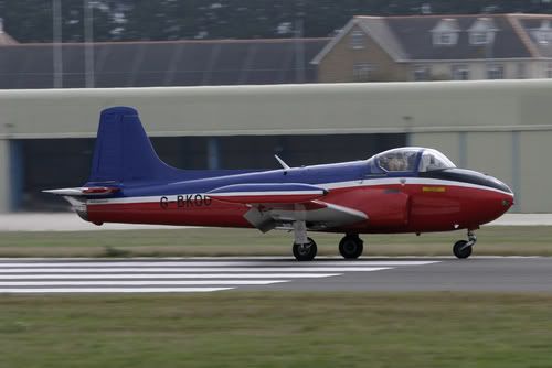 http://i26.photobucket.com/albums/c131/en830/Jersey%20Airshow%202006%20The%20Arrivals/CRW_3186_FP.jpg