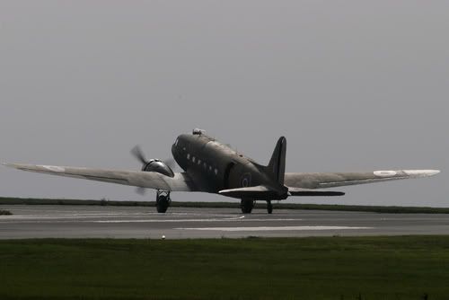 http://i26.photobucket.com/albums/c131/en830/Jersey%20Airshow%202006%20The%20Arrivals/CRW_3322_FP.jpg