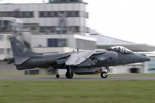 http://i26.photobucket.com/albums/c131/en830/Jersey%20Airshow%202006%20The%20Arrivals/CRW_3330_FP.jpg