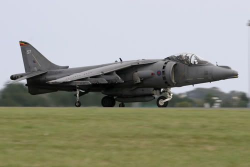 http://i26.photobucket.com/albums/c131/en830/Jersey%20Airshow%202006%20The%20Arrivals/CRW_3332_FP.jpg
