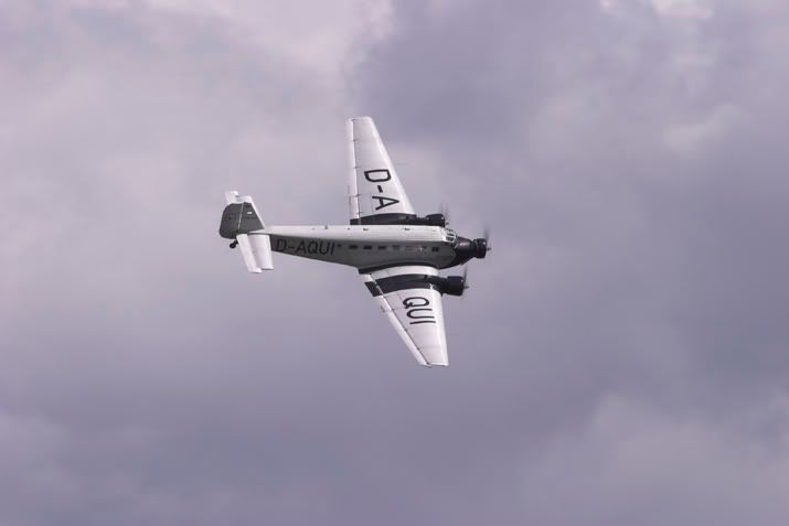 http://i26.photobucket.com/albums/c131/en830/Legends%202007/Ju52a.jpg