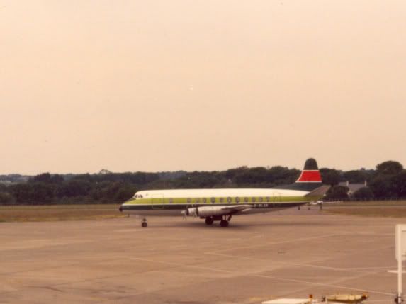 http://i26.photobucket.com/albums/c131/en830/Viscount/G-BLOA.jpg