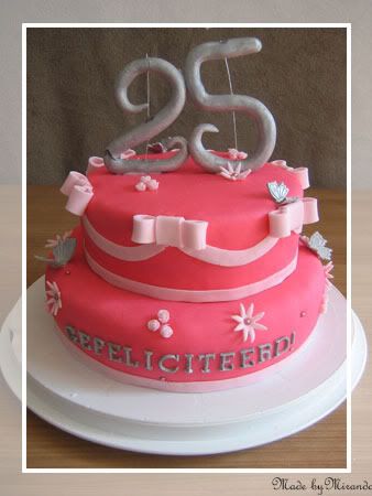 http://i26.photobucket.com/albums/c132/jufmirandaatje/gebak/25moniek110709.jpg