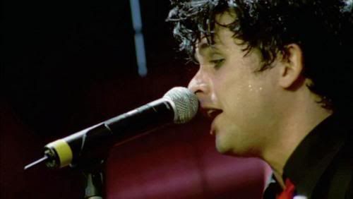 billie_joe_mic--large-msg-118058462.jpg