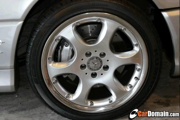 They are AMG split rim replicas and not the original wheels if are the ones