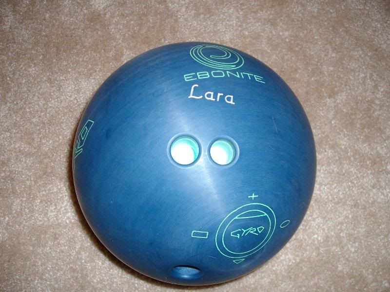 larahat012.jpg