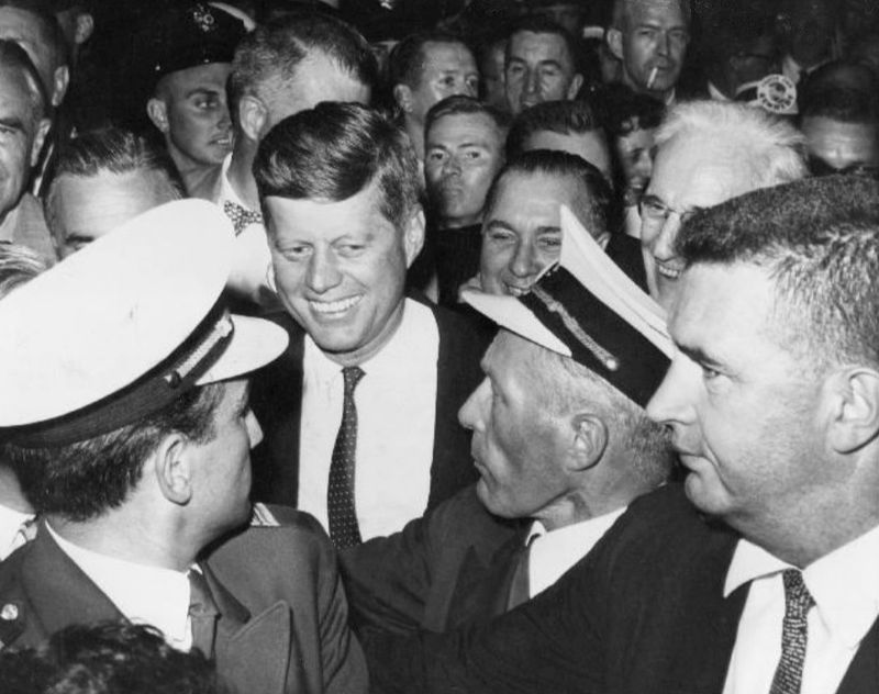  photo John_F_Kennedy_Democratic_presidential_candidate_1960_Los_Angeles.jpg