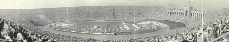  photo LA_Memorial_Coliseum_on_opening_day_of_1932_Summer_Olympics_1.jpg