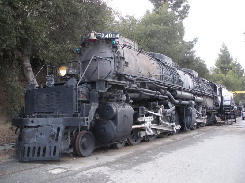  photo 
union_pacific_big_boy_4014_in_pomona_by_rlkitterman-d4pf5bp.jpg