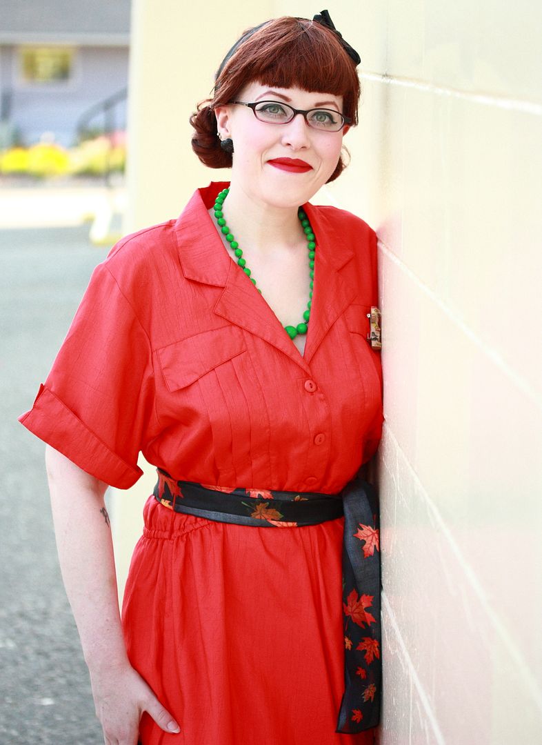 photo VintageCanadaDayoutfittotempolebroochredshirtwaistdress_9_zps95b27caa.jpg