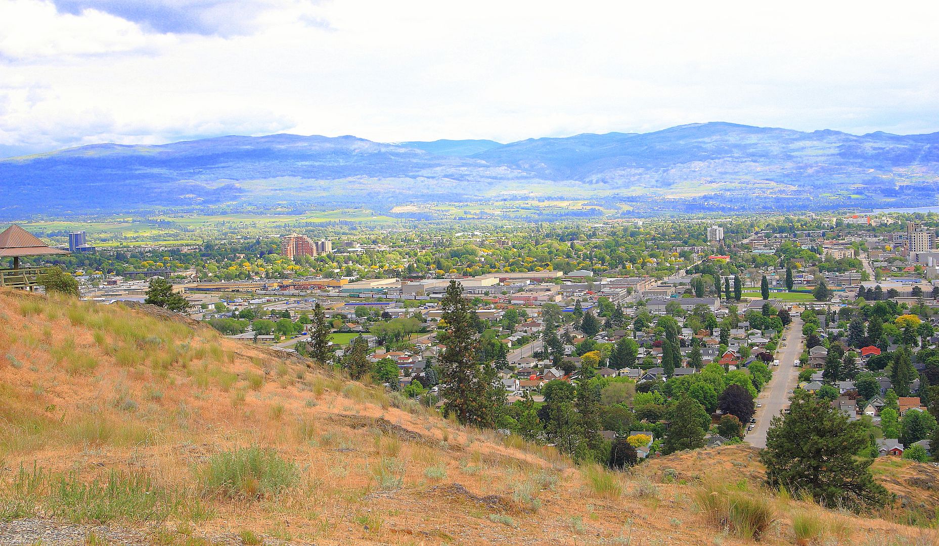 photo DowntownKelownafromKnoxMountain_photobyAntonioCangiano_zpsc24d5fd3.jpg