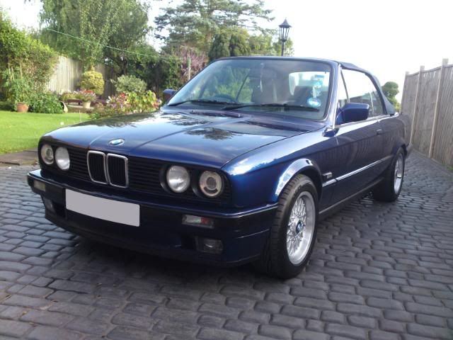 bmw e30 blue