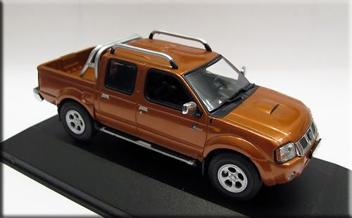 nissan frontier diecast
