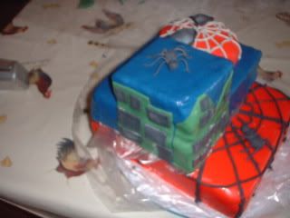 http://i26.photobucket.com/albums/c147/Tzen-/DSCF0049.jpg