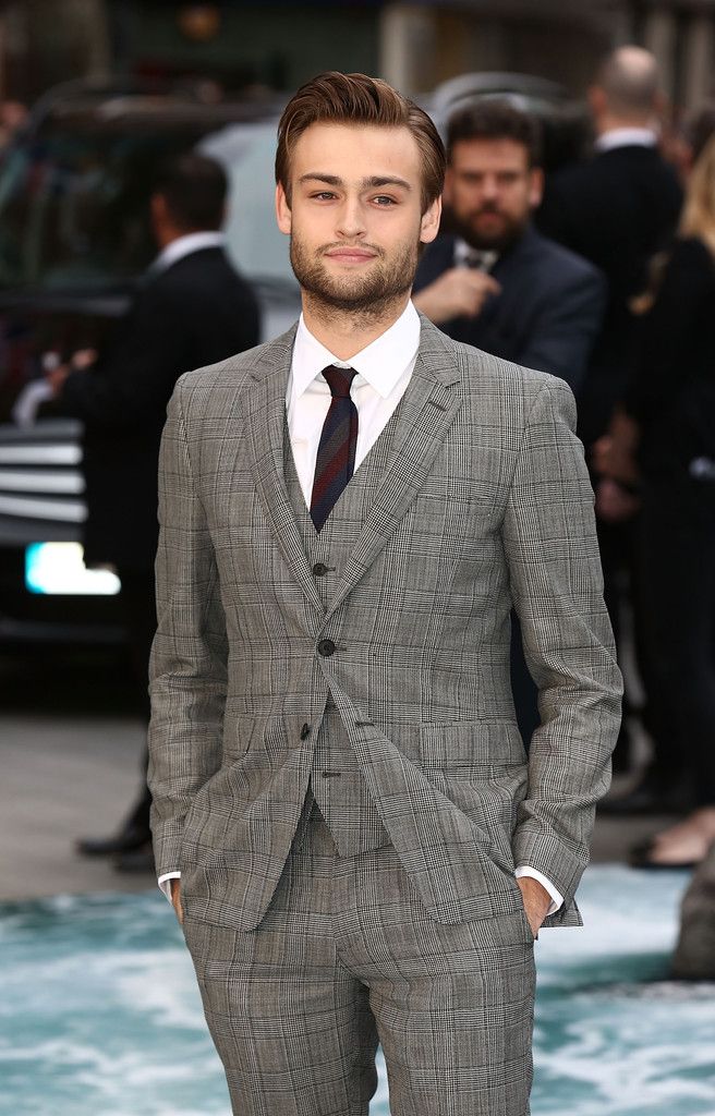 photo NoahPremieresLondonPart2CzkJeZFan11x_zps85d3e42f.jpg